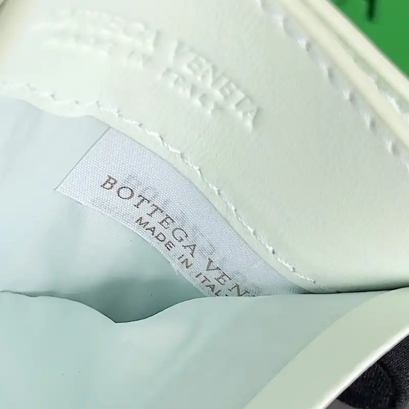 b0tt*ga Ven*ta bags 2401ya0200