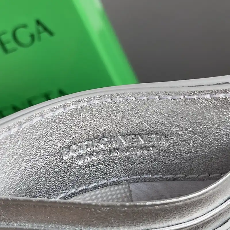 b0tt*ga Ven*ta bags 2401ya0201