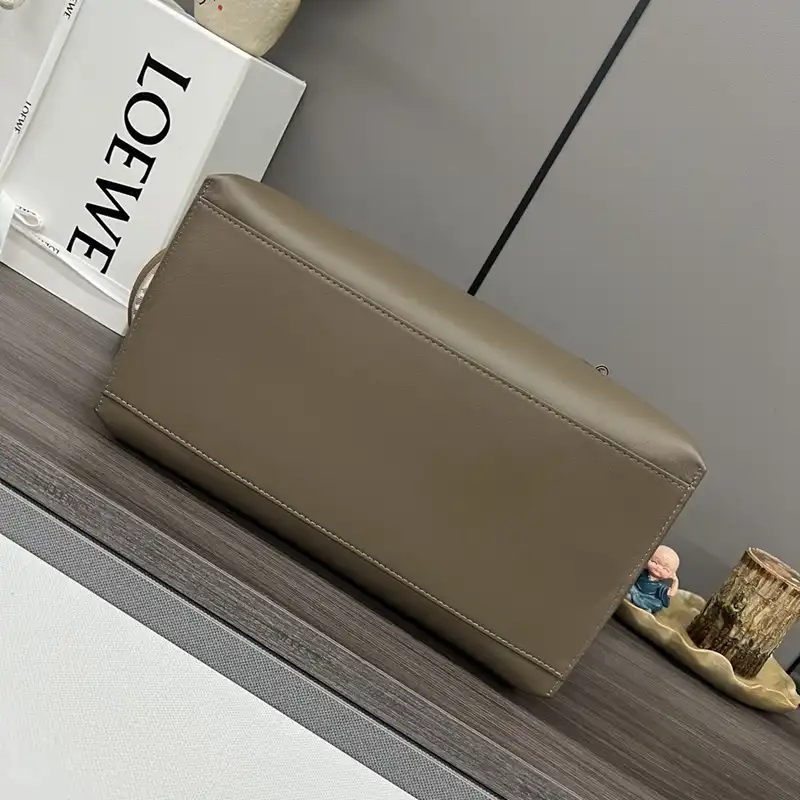 L0ew* bags 2404ya0078