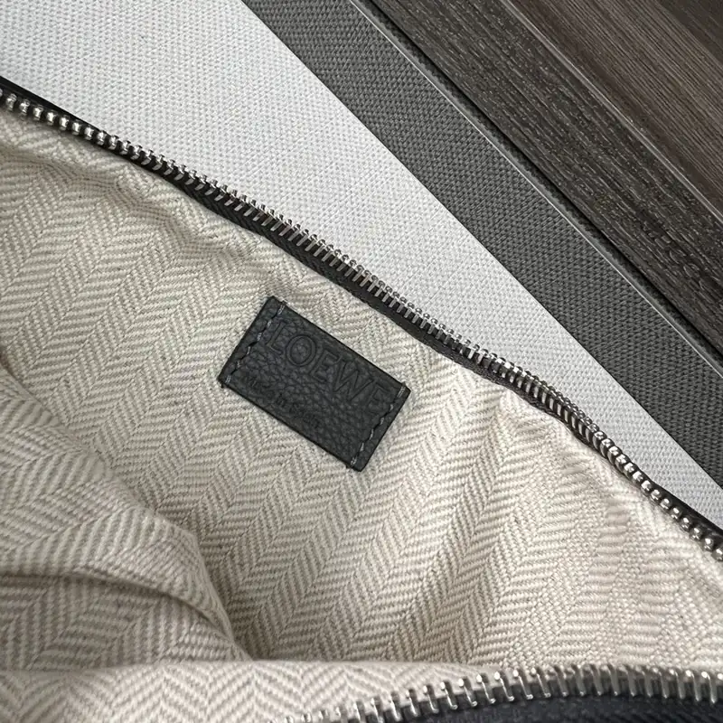 L0ew* bags 2404ya0089