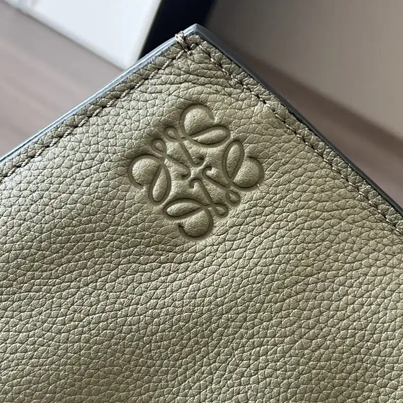 L0ew* bags 2404ya0091