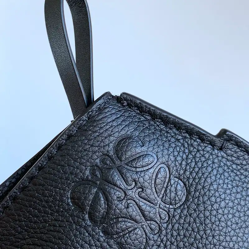 L0ew* bags 2404ya0093