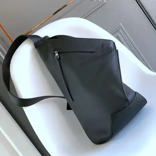 L0ew* bags 2404ya0093