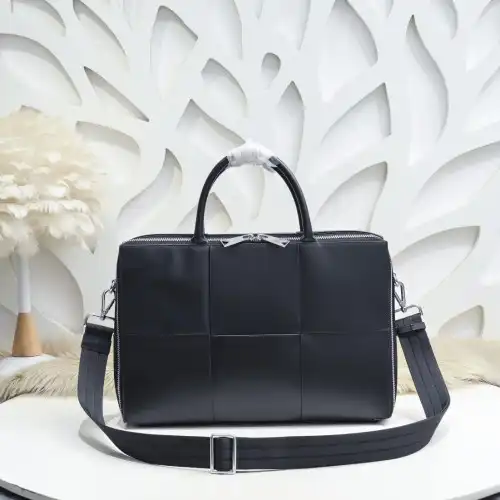 b0tt*ga Ven*ta bags 2406ya0001