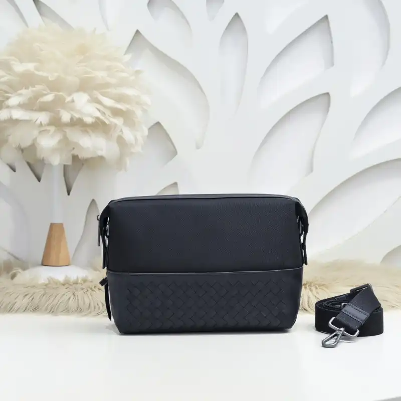 b0tt*ga Ven*ta bags 2406ya0003