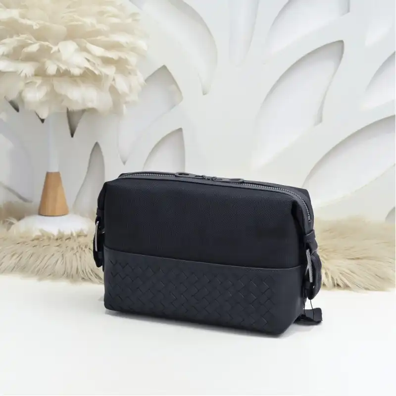 b0tt*ga Ven*ta bags 2406ya0004