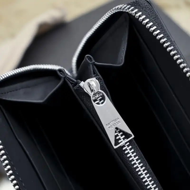 b0tt*ga Ven*ta bags 2406ya0006