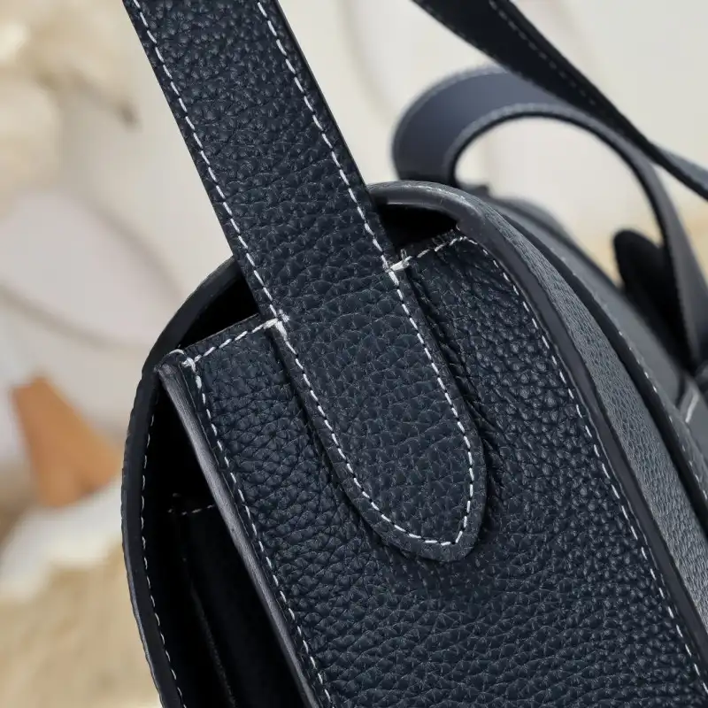 H**me5 bags 2406ya0120