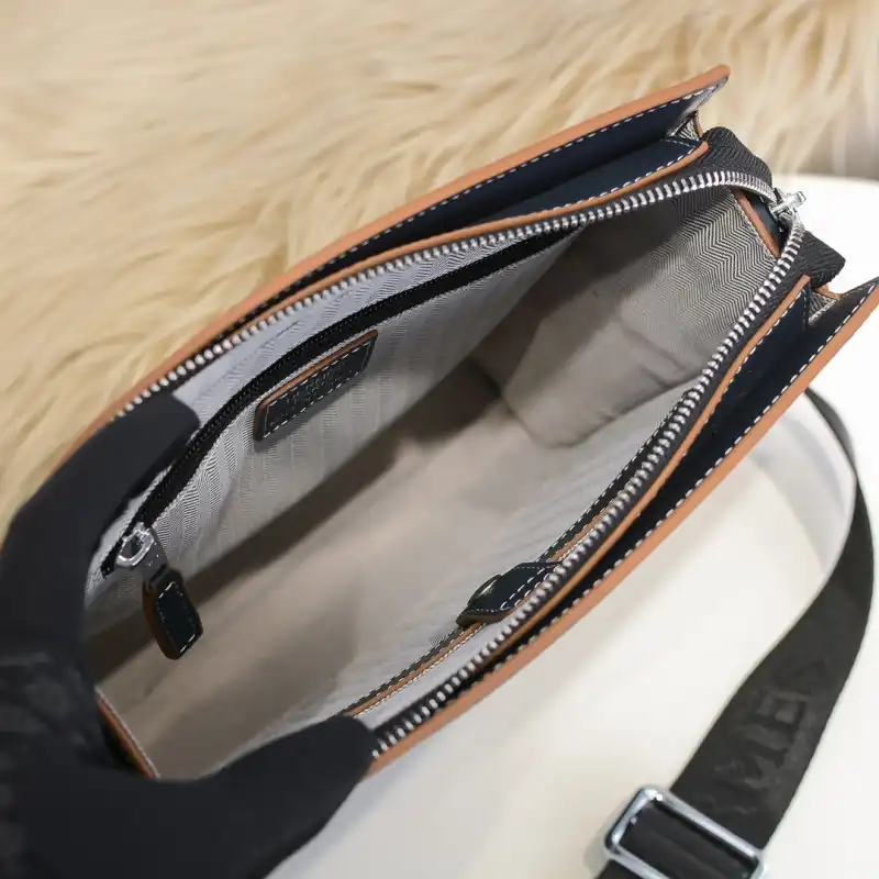 H**me5 bags 2406ya0125