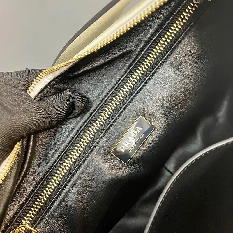 Pra*a bags 2407yz0073