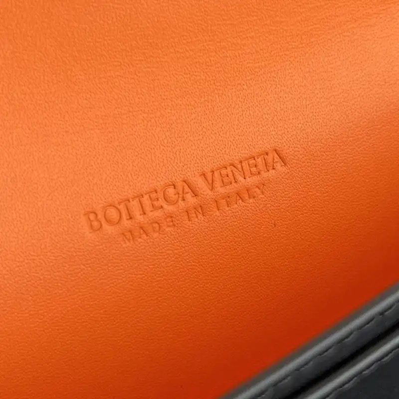 b0tt*ga Ven*ta bags 2409sf0006