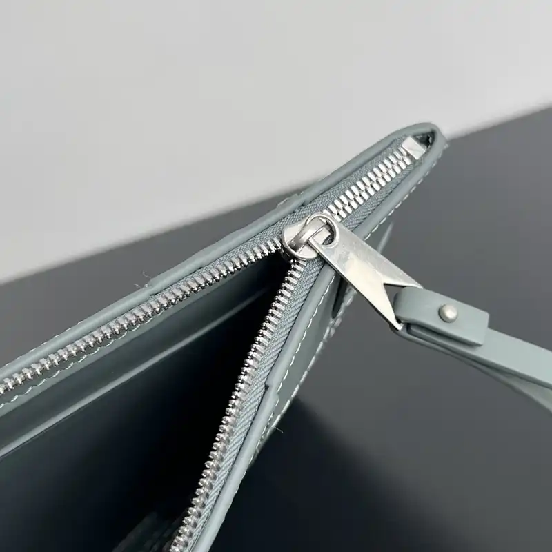 b0tt*ga Ven*ta bags 2409sf0010