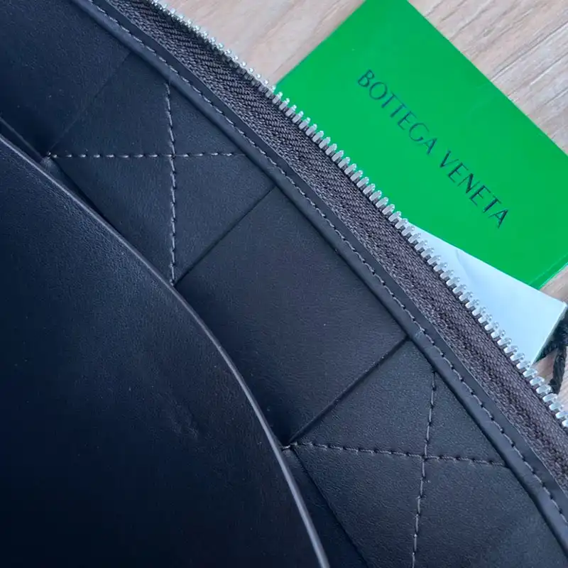 b0tt*ga Ven*ta bags 2409sf0014