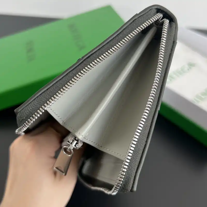 b0tt*ga Ven*ta bags 2409sf0022