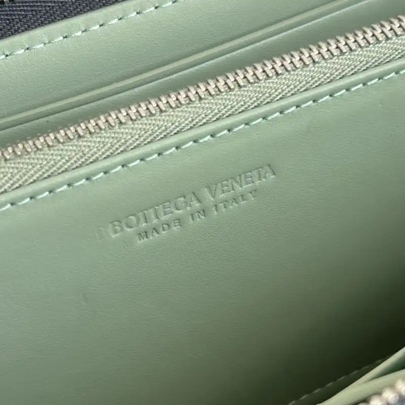 b0tt*ga Ven*ta bags 2409sf0023