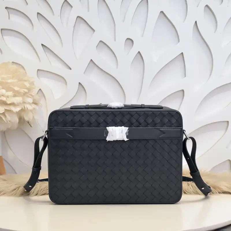 b0tt*ga Ven*ta bags 2409ya0038