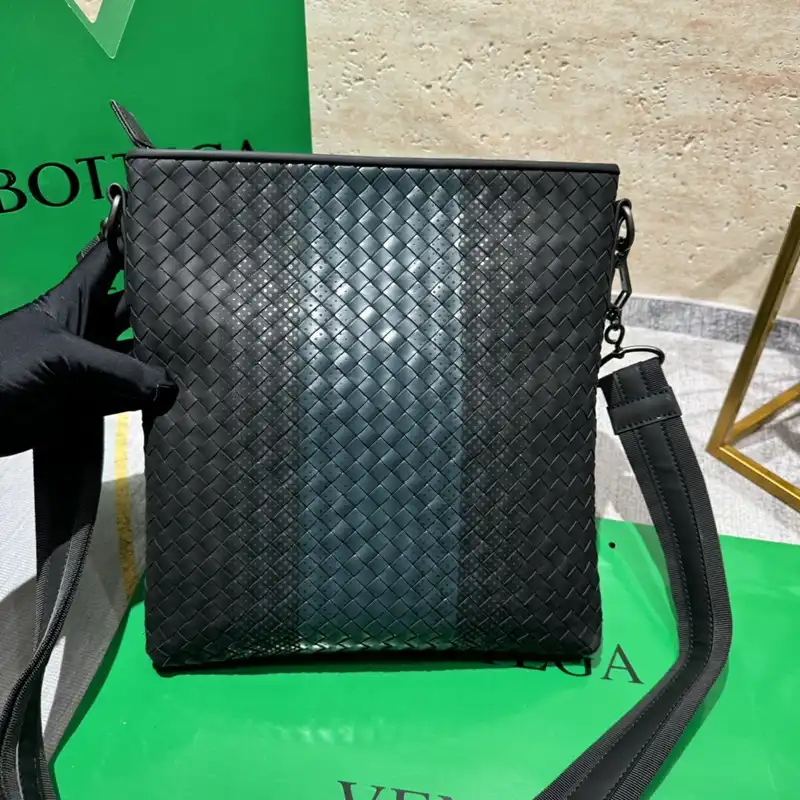 b0tt*ga Ven*ta bags 2409ya0085