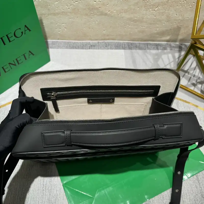 b0tt*ga Ven*ta bags 2409ya0086