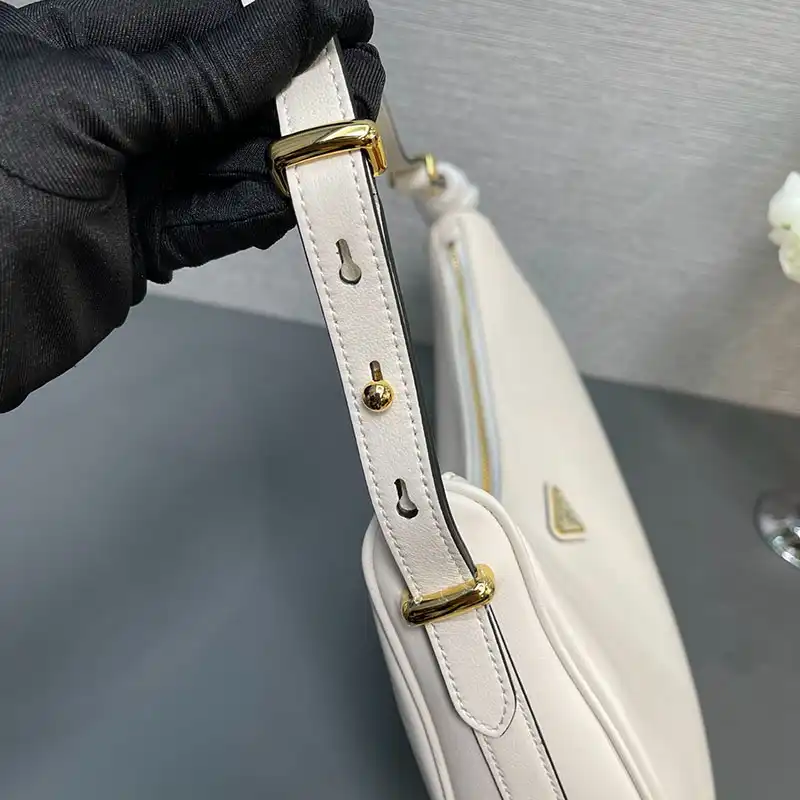 Pra*a bags 2409ya0110