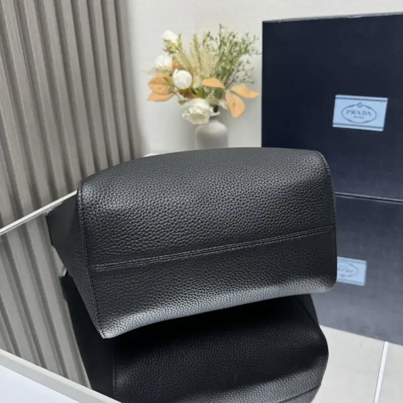 Pra*a bags 2410ya0008