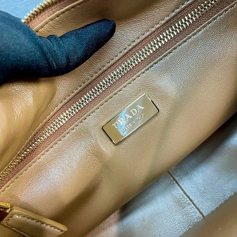 Pra*a bags 2410ya0091