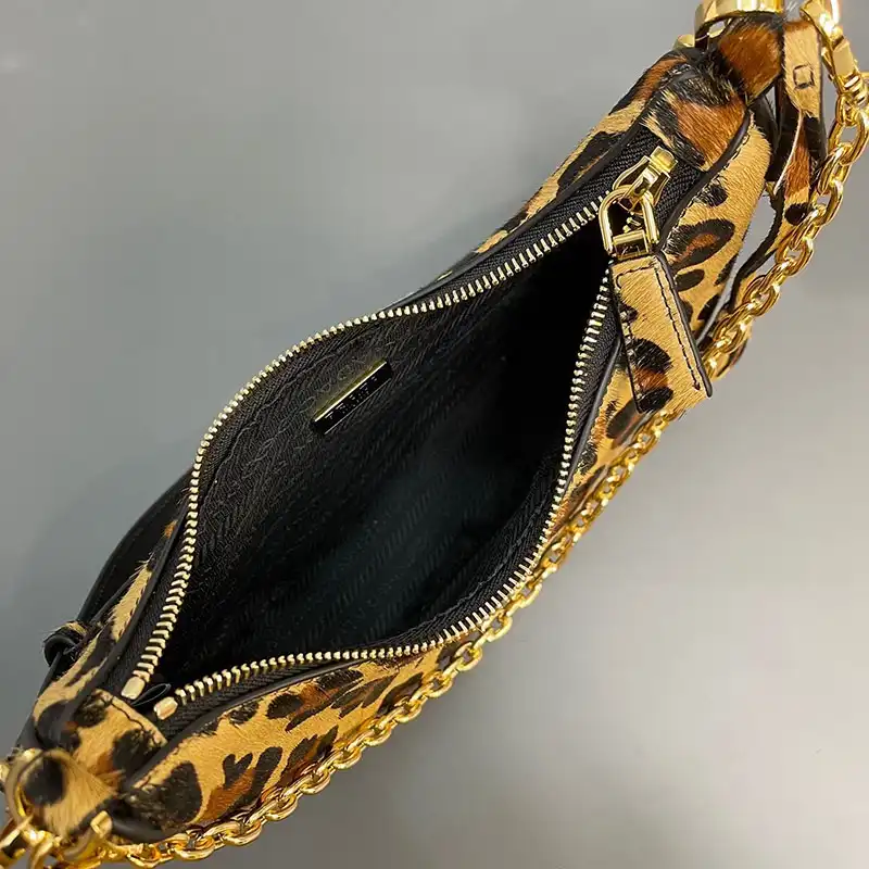 Pra*a bags 2411ya0019