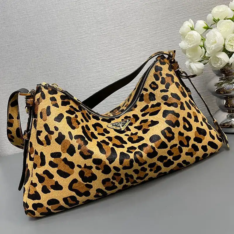 Pra*a bags 2411ya0020