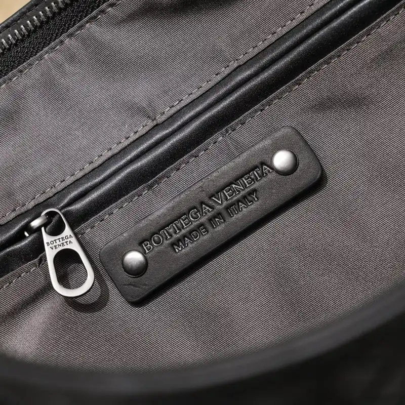 b0tt*ga Ven*ta bags 2411ya0045