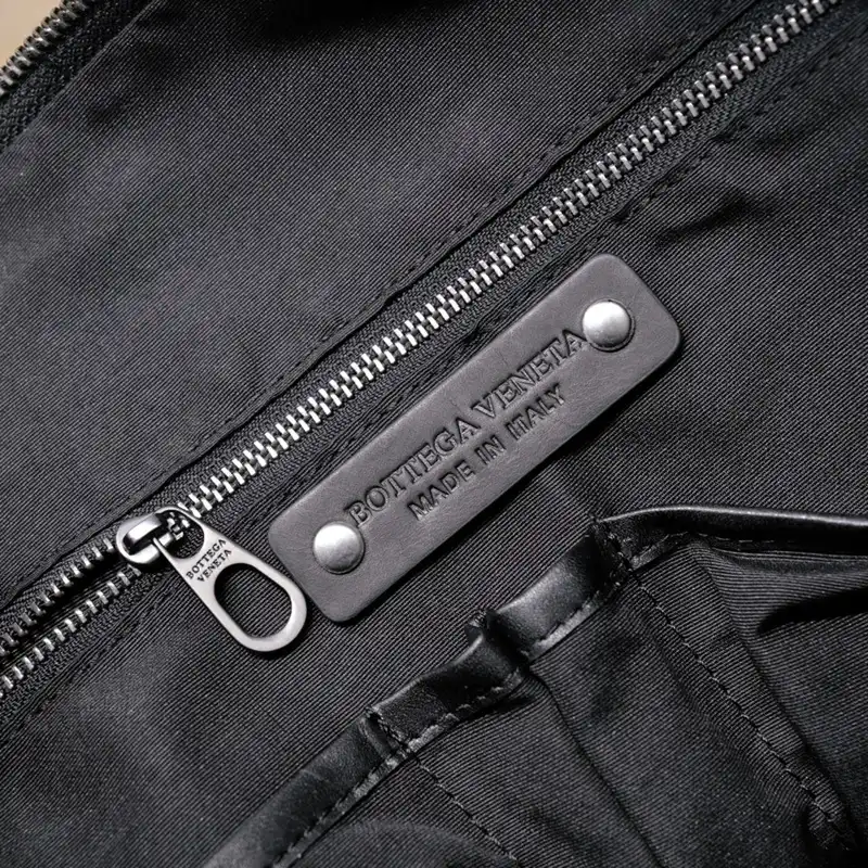 b0tt*ga Ven*ta bags 2411ya0048