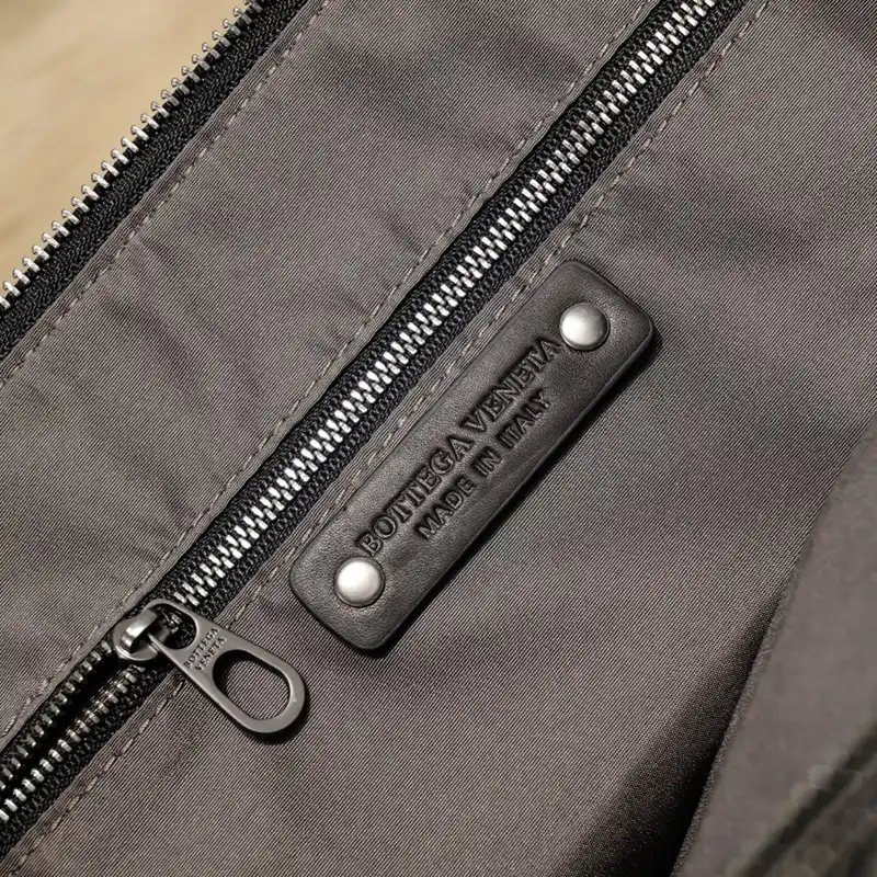 b0tt*ga Ven*ta bags 2411ya0055