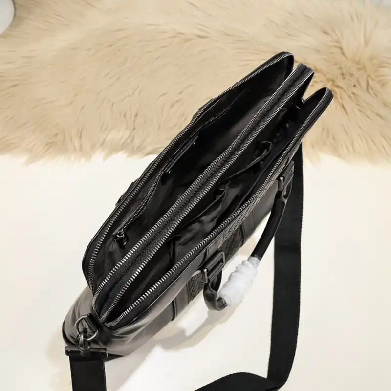 b0tt*ga Ven*ta bags 2411ya0055