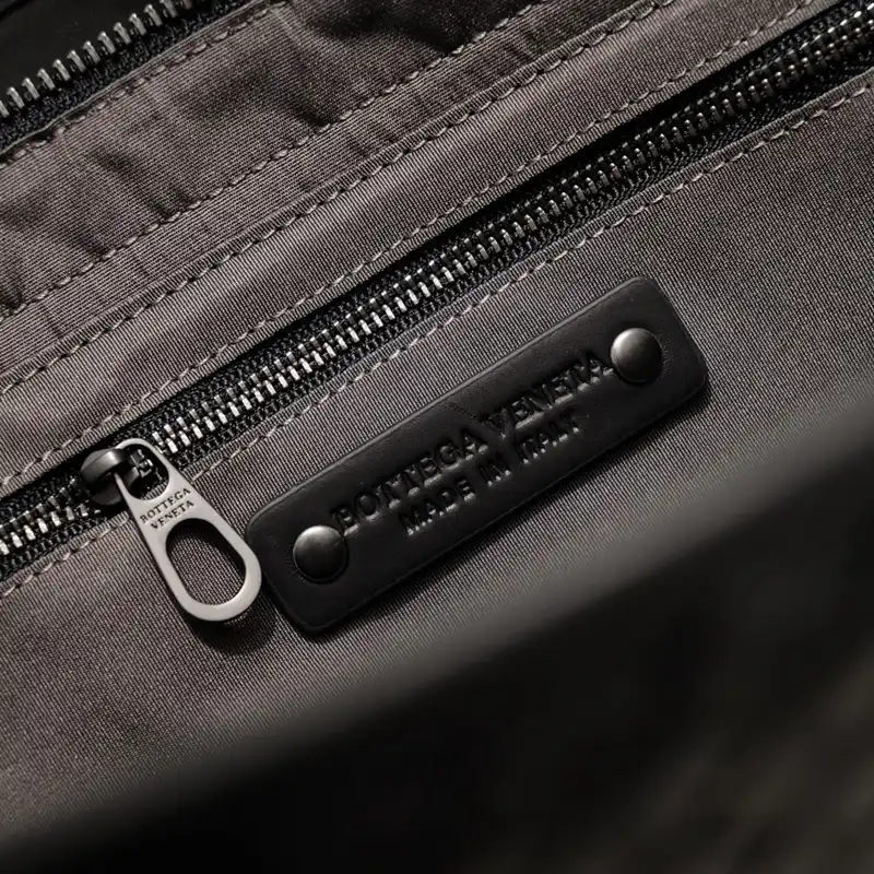 b0tt*ga Ven*ta bags 2411ya0056