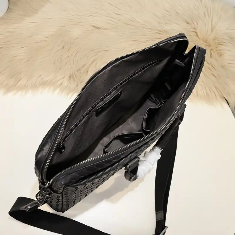 b0tt*ga Ven*ta bags 2411ya0059