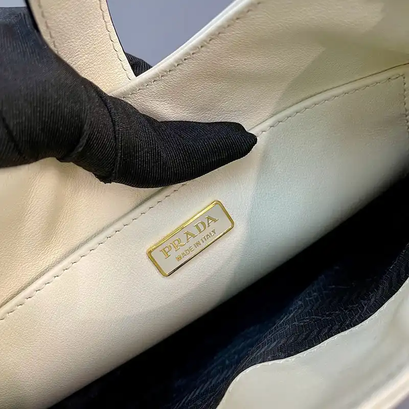 Pra*a bags 2411ya0117