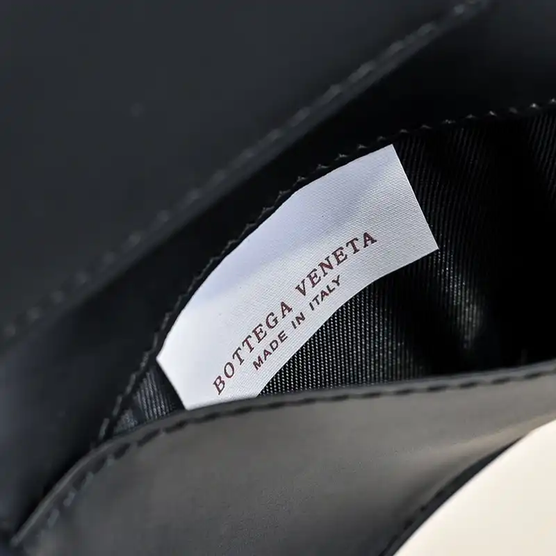 b0tt*ga Ven*ta bags 2411ya0134