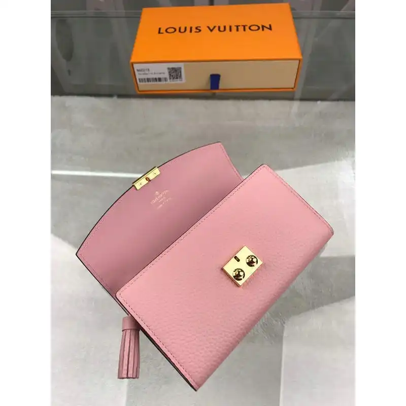 LV Bags 19T1L0184