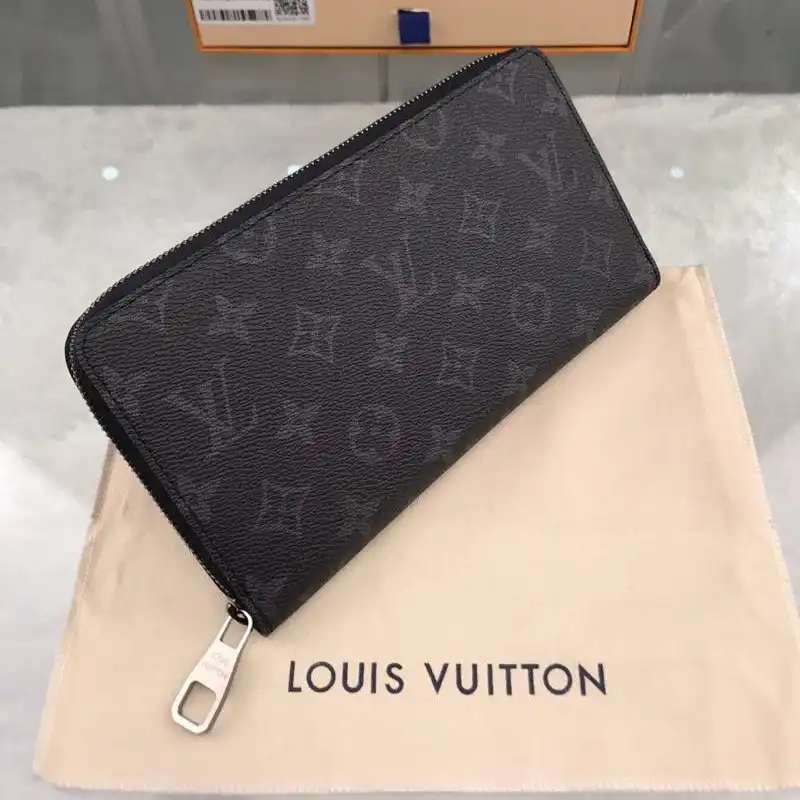 LV Bags 19T1L0683