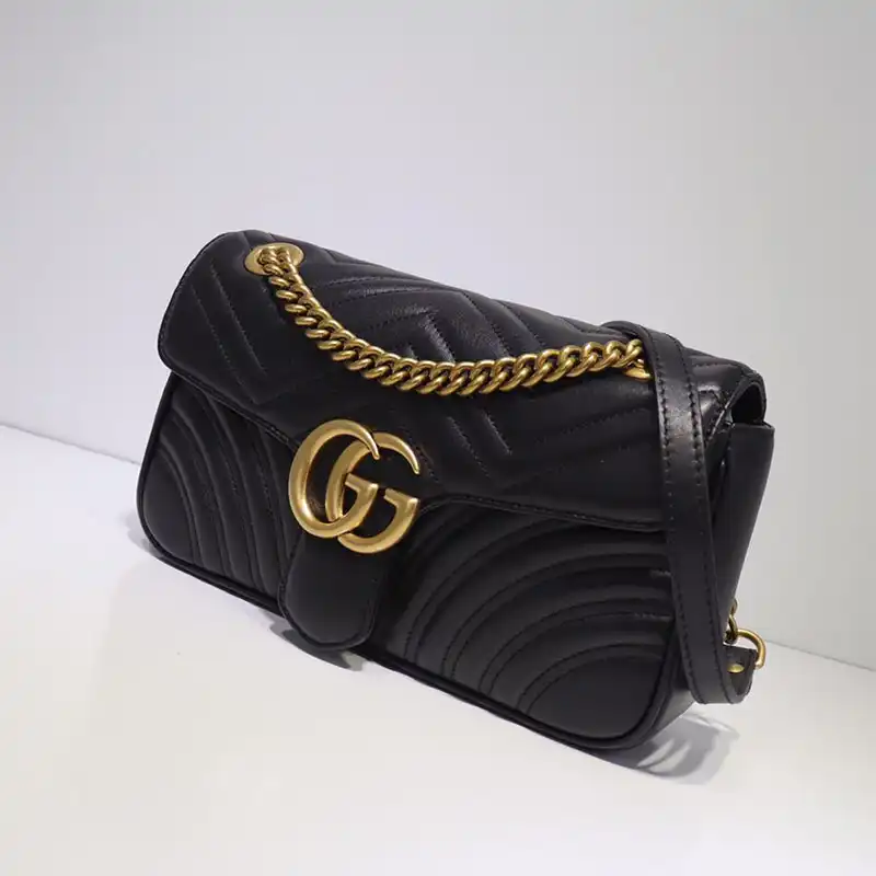 G*u*i bags 19t1l0693