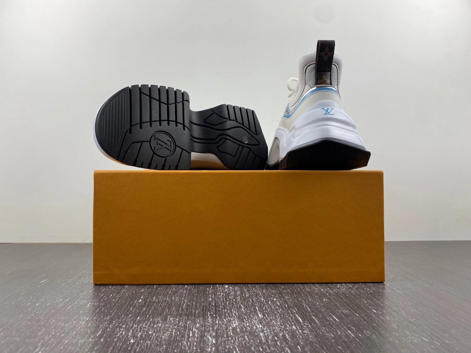 quickdry 1 Vvtt0n archlight sneakers lv 2135