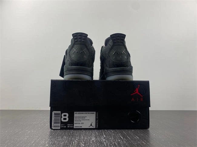 AIR JORDAN 4 RETRO KAWS 930155 Vibrant 3862