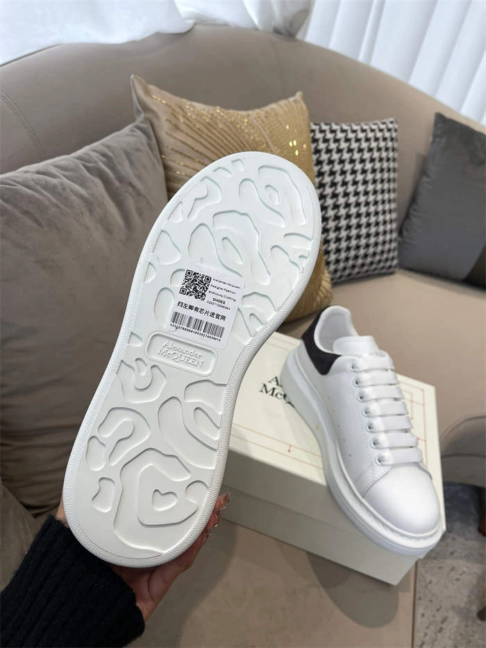 a1exa*der Mcqv*en oversized lightweight 2573