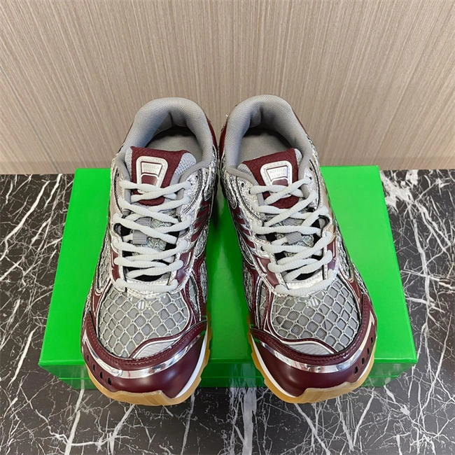 b0tt*ga Ven*ta sneaker timeless 2605