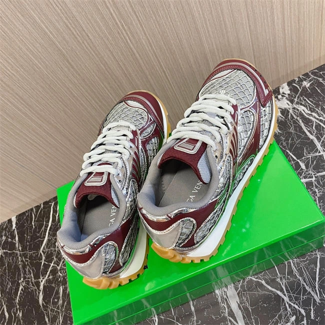 b0tt*ga Ven*ta sneaker timeless 2605