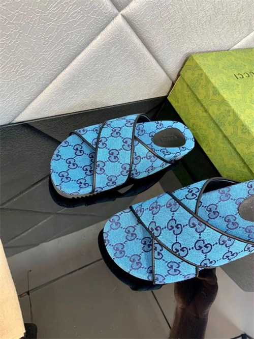 Unique Gocci Slipper 5742