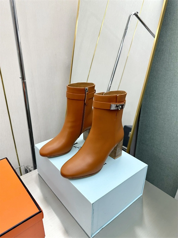 Comfortable H Boot 2416