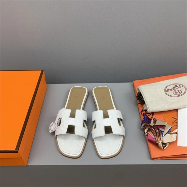 H Slipper Refined 2328