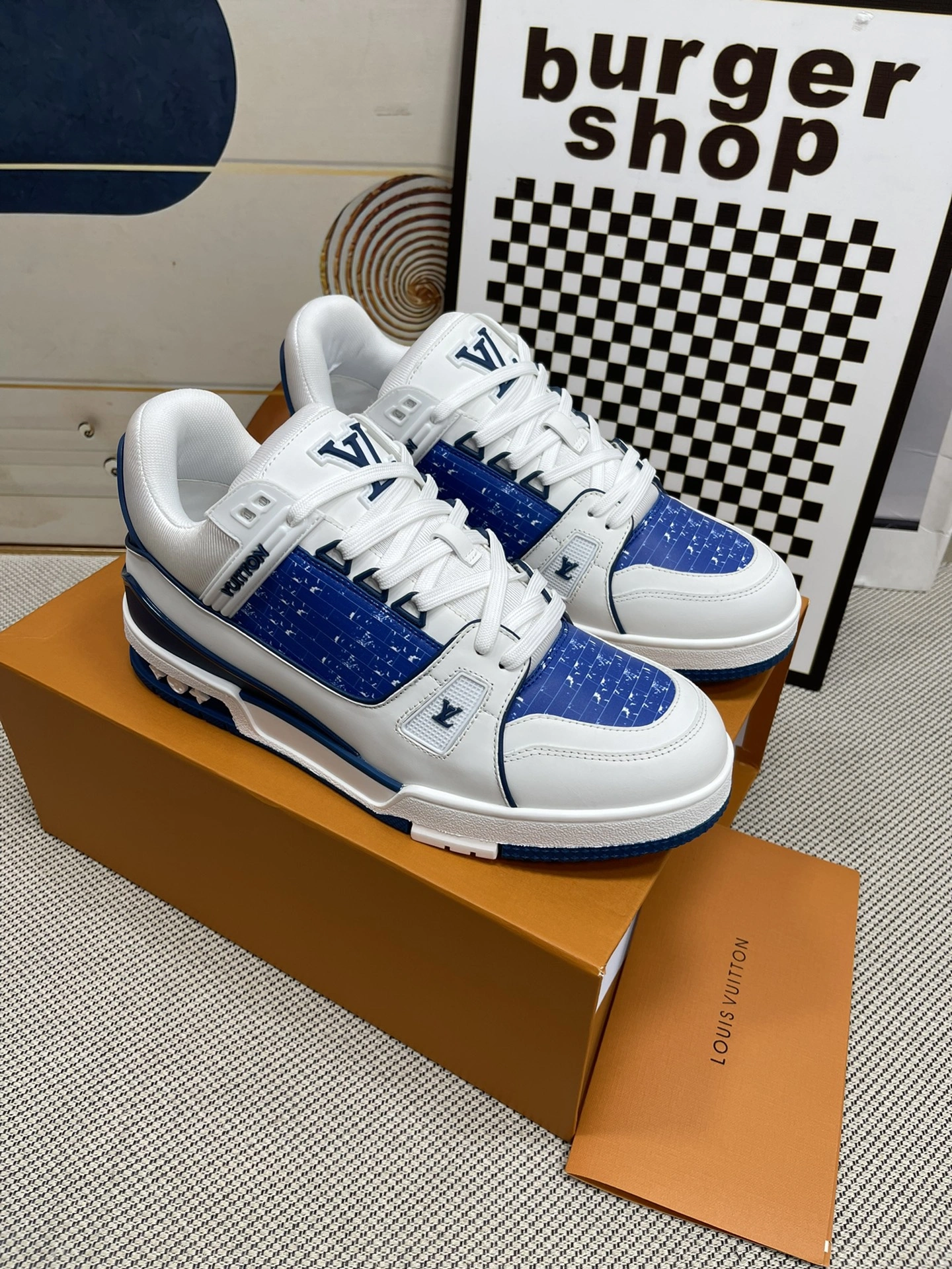 Lv Trainer Sneaker Flexible 2118