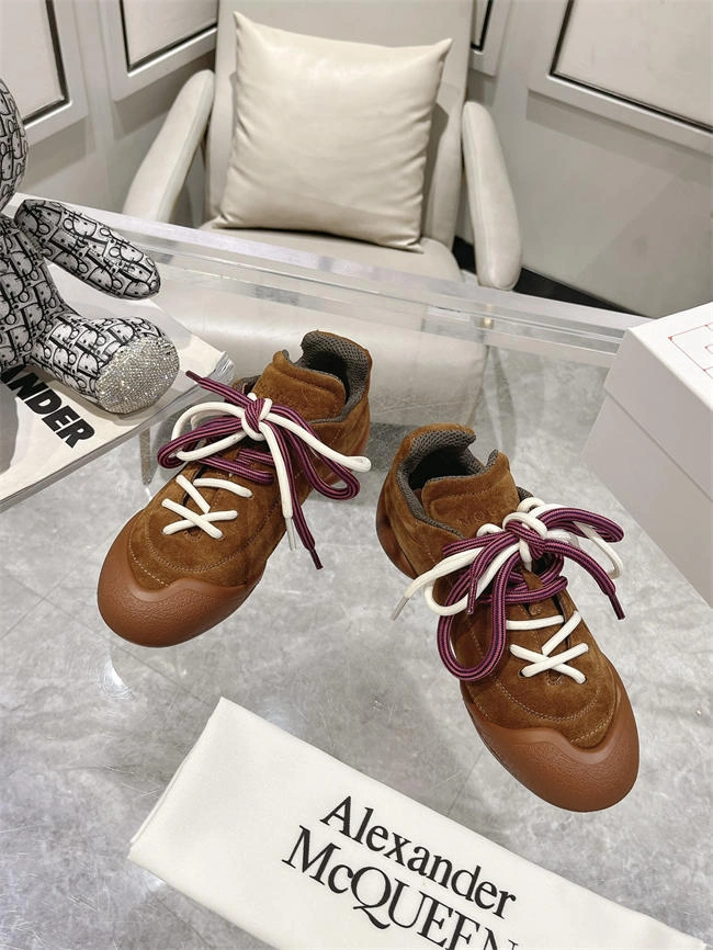 Mcqv*en sneaker original 2485