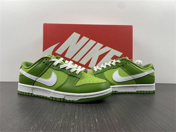 Vibrant Nike Dunk Low Chlorophyll DJ6188- 4737
