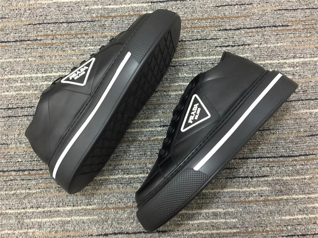 Pra*a leather sneaker smoothtexture 3320